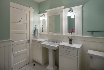 1920 Craftsman Bath