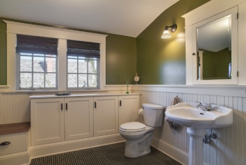 1922 Ladd’s Addition Bath